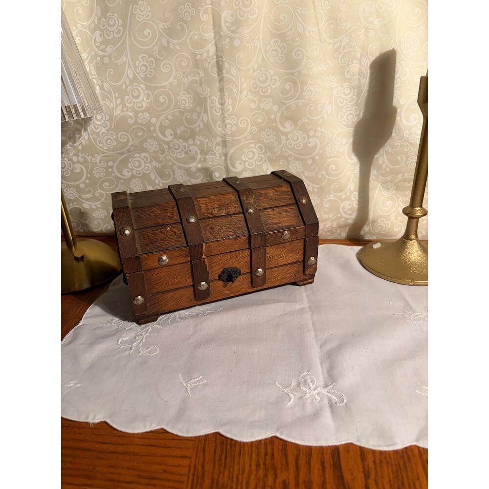 Vintage Small Wooden Pirates Chest Jewelry Box - Picture 1 of 10